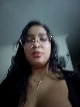 Snapshot of kitty_roouse chatting on 02.13.26 kitty roouse online show from 02.13.26