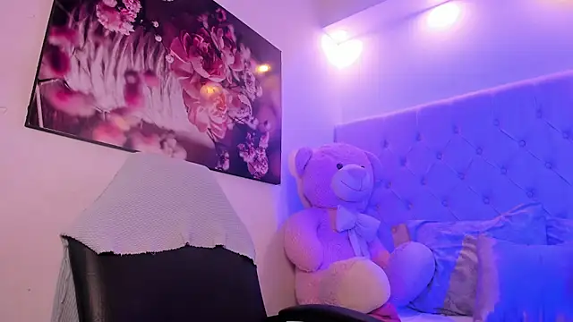 Snapshot of kitty_roouse chatting on 02.21.26 kitty roouse online show from 02.21.26