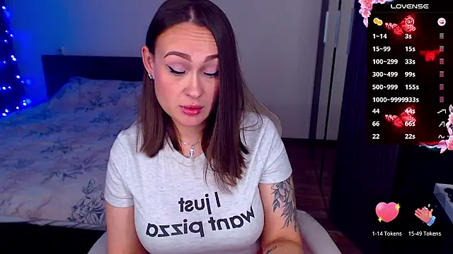 Cutie-Melanie online show from 10.27.25