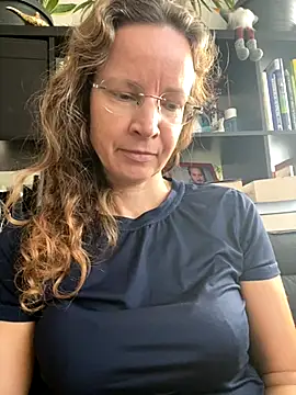 AnnikaRose online show from 10.22.25