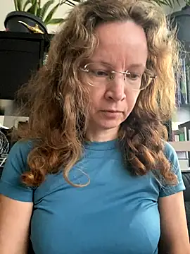 AnnikaRose online show from 11.13.25