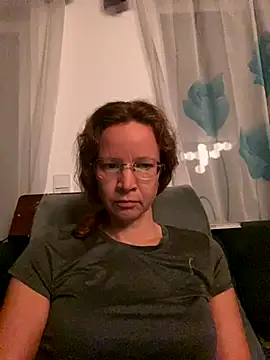 AnnikaRose online show from 11.19.25