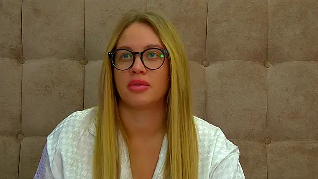 MariaNeumann online show from 03.06.25