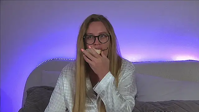 MariaNeumann online show from 03.16.25