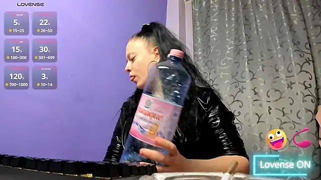 Snapshot of AdriannaLily chatting on 03.19.26 AdriannaLily online show from 03.19.26