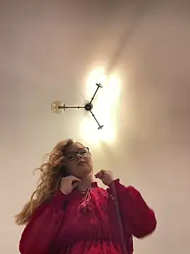 Chloe Richardson online show from 01.31.25