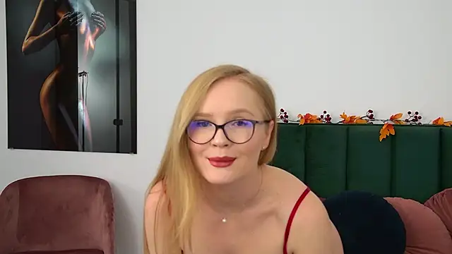 Chloe Richardson online show from 11.06.25