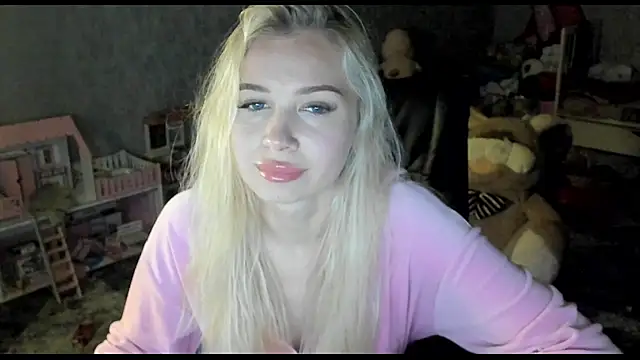 Snapshot of _NigoNika chatting on 04.25.26 NigoNika online show from 04.25.26