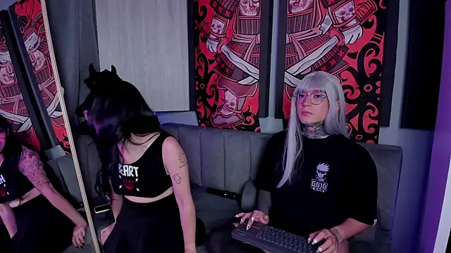 JadeyKhada online show from 11.14.25