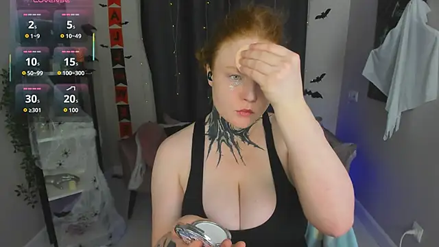 Cassie xKiss online show from 10.31.25