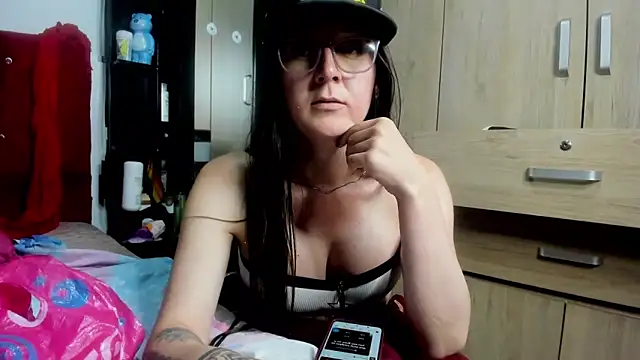 Snapshot of Sweet-Suck69 chatting on 09.15.25 Sweet-Suck69 online show from 09.15.25