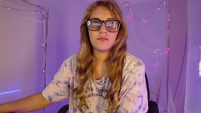 Giia paiige18 online show from 11.12.25