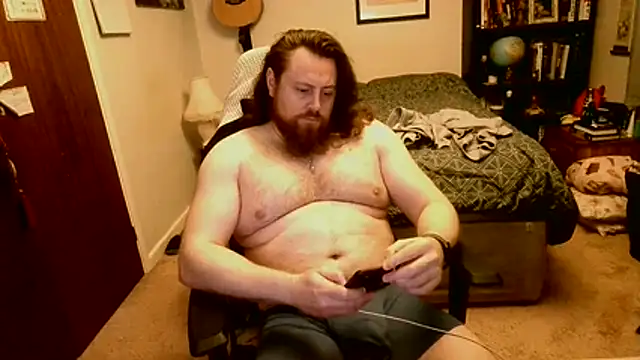 Snapshot of Hairy_Guy30 chatting on 05.04.26 Hairy Guy30 online show from 05.04.26