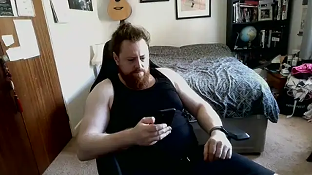 Snapshot of Hairy_Guy30 chatting on 06.26.26 Hairy Guy30 online show from 06.26.26