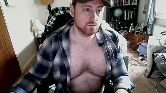 Snapshot of Hairy_Guy30 chatting on 08.08.26 Hairy Guy30 online show from 08.08.26