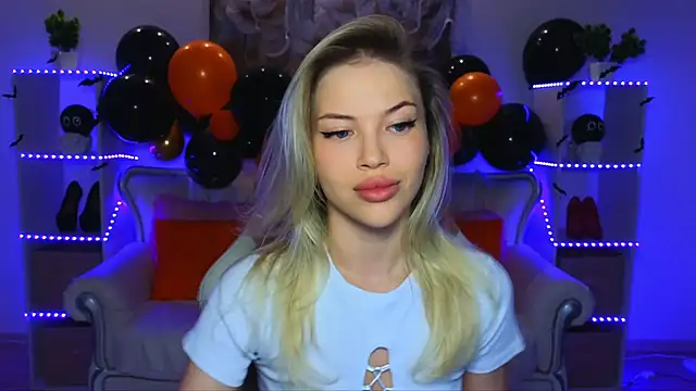 EmmyMills online show from 10.28.25