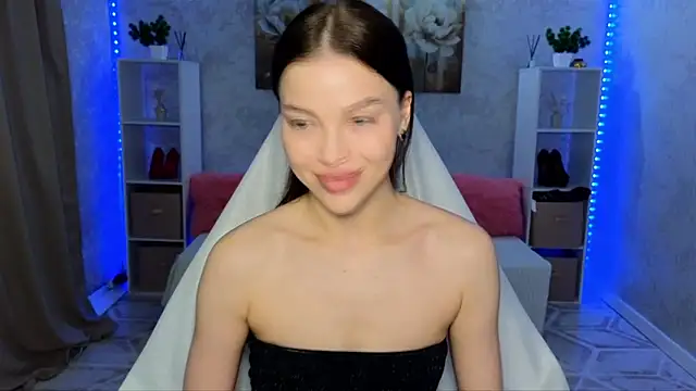 Snapshot of EmmyMills chatting on 06.07.26 EmmyMills online show from 06.07.26
