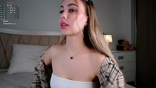 Snapshot of LillianLester chatting on 02.22.25 LillianLester online show from 02.22.25