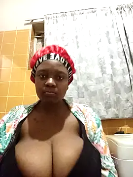 Snapshot of mloghyfsa chatting on 11.30.25 mloghyfsa online show from 11.30.25