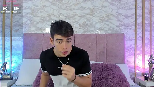 its liam18 online show from 01.11.25