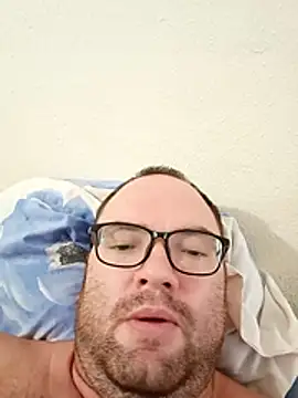 Snapshot of Mickael19 chatting on 01.08.26 Mickael19 online show from 01.08.26