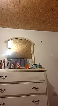 Snapshot of KasiaVenus_ chatting on 12.17.24 KasiaVenus online show from 12.17.24