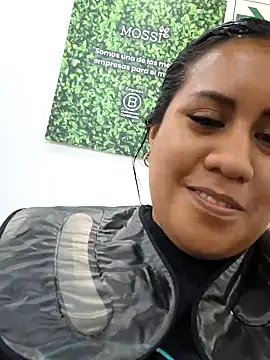 Snapshot of KasiaVenus_ chatting on 12.31.24 KasiaVenus online show from 12.31.24