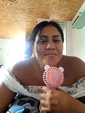 Snapshot of KasiaVenus_ chatting on 02.14.25 KasiaVenus online show from 02.14.25