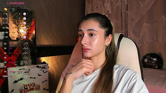 Snapshot of DarlaLike chatting on 11.01.25 DarlaLike online show from 11.01.25