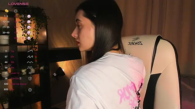 Snapshot of DarlaLike chatting on 11.09.25 DarlaLike online show from 11.09.25