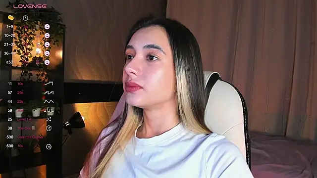 Snapshot of DarlaLike chatting on 12.14.25 DarlaLike online show from 12.14.25