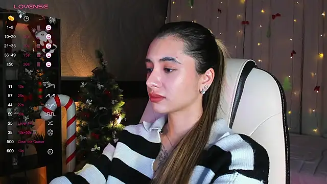 Snapshot of DarlaLike chatting on 12.18.25 DarlaLike online show from 12.18.25