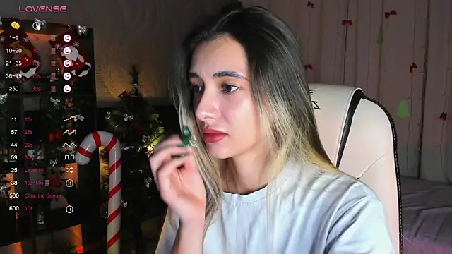 Snapshot of DarlaLike chatting on 12.20.25 DarlaLike online show from 12.20.25