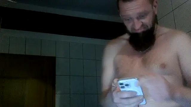 Snapshot of donhulio482 chatting on 10.29.25 donhulio482 online show from 10.29.25