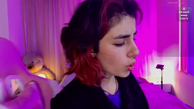 Snapshot of _Artemisa_X chatting on 09.24.25  Artemisa X online show from 09.24.25