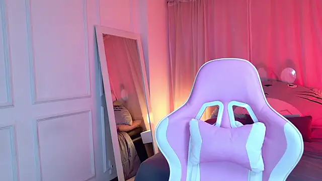 Snapshot of _Artemisa_X chatting on 10.15.25  Artemisa X online show from 10.15.25