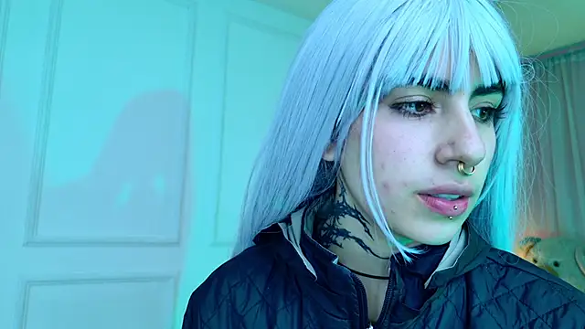 Snapshot of _Artemisa_X chatting on 10.17.25  Artemisa X online show from 10.17.25