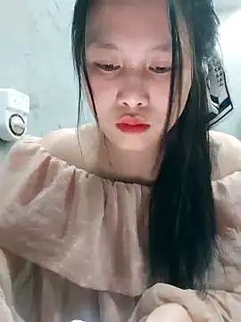 Snapshot of Lien-Yeu chatting on 02.06.25 Lien-Yeu online show from 02.06.25