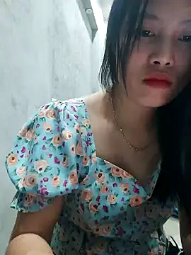 Snapshot of Lien-Yeu chatting on 02.14.25 Lien-Yeu online show from 02.14.25