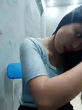 Snapshot of Lien-Yeu chatting on 02.21.25 Lien-Yeu online show from 02.21.25