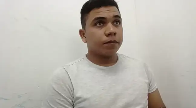 Snapshot of Eren_18 chatting on 03.19.25 Eren 18 online show from 03.19.25