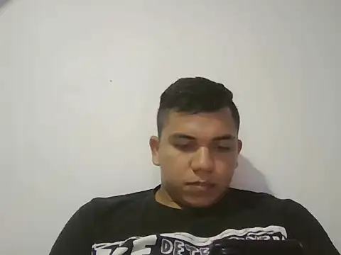 Snapshot of Eren_18 chatting on 11.15.25 Eren 18 online show from 11.15.25