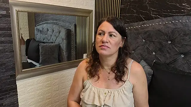 charlotte  G online show from 03.12.26