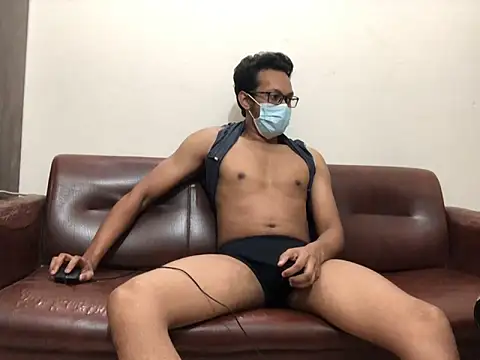 Snapshot of Zeuhorny chatting on 10.07.25 Zeuhorny online show from 10.07.25