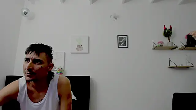 Snapshot of Zamu_1992 chatting on 02.25.25 Zamu 1992 online show from 02.25.25