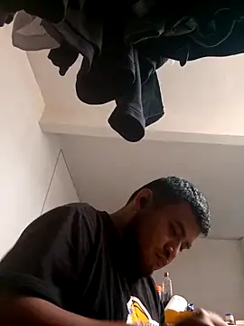 Snapshot of YoSoyLittleBoy chatting on 09.26.25 YoSoyLittleBoy online show from 09.26.25