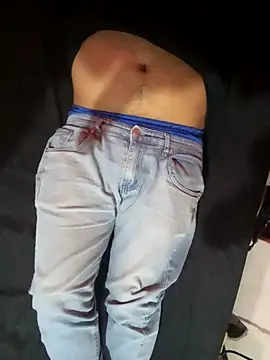 Snapshot of YoSoyLittleBoy chatting on 10.06.25 YoSoyLittleBoy online show from 10.06.25