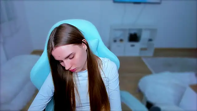 StellaLawless online show from 03.17.25