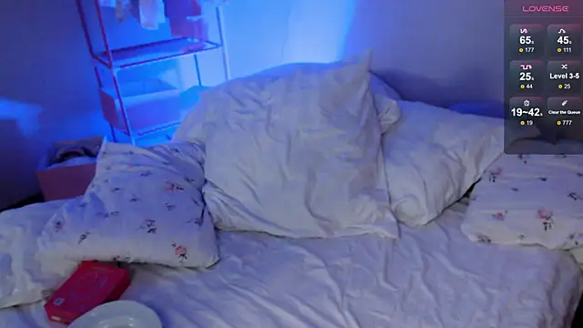 KatieMelone online show from 10.30.25