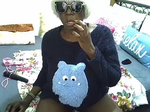 Sweet Bear online show from 04.03.26